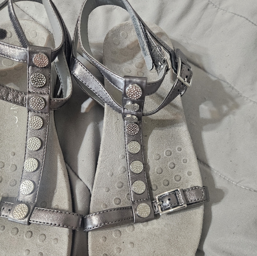Vionic Sandals - Picture 11 of 14
